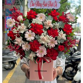 Giỏ hoa chúc mừng tone đỏ kem - HG903