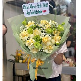 Bó hoa tone vàng mix cát tường xanh - HB948