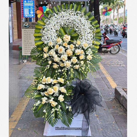 Vòng hoa chia buồn lan trắng mix hồng victo - KV324