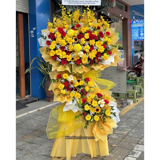 Kệ hoa chúc mừng tone vàng - KH454