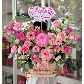 Giỏ hoa chúc mừng tone hồng mix cúc mẫu đơn - HG916