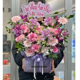 Giỏ hoa chúc mừng tone hồng tím - HG917