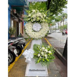 Vòng hoa chia buồn tone trắng - KV333