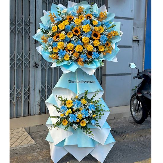 Kệ hoa chúc mừng tone vàng xanh dương - KH477