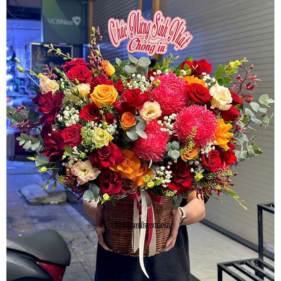 Giỏ hoa chúc mừng tone đỏ cam mix cúc mẫu đơn - HG949