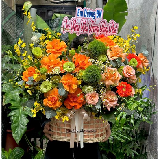 Giỏ hoa chúc mừng tone cam mix green wicky - HG952