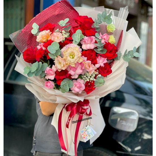 Bó hoa chúc mừng tone đỏ hồng mix cúc mẫu đơn - HB1031