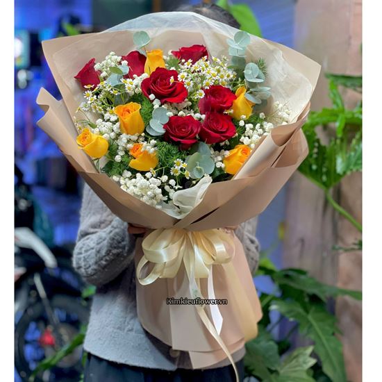 Bó hoa chúc mừng tone đỏ cam mix cúc tana - HB1044