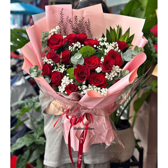 Bó hoa chúc mừng tone đỏ mix green wicky - HB1047