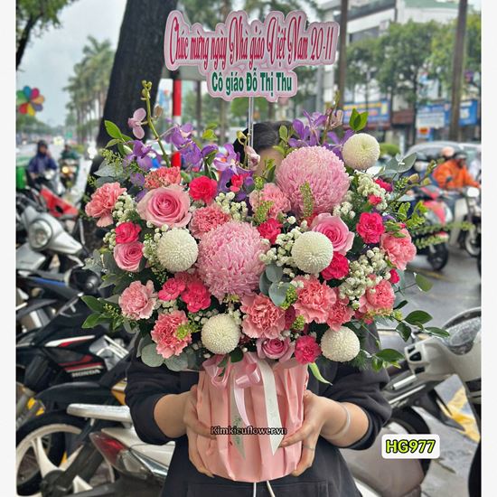 Giỏ hoa chúc mừng tone hồng mix cúc pingpong - HG977