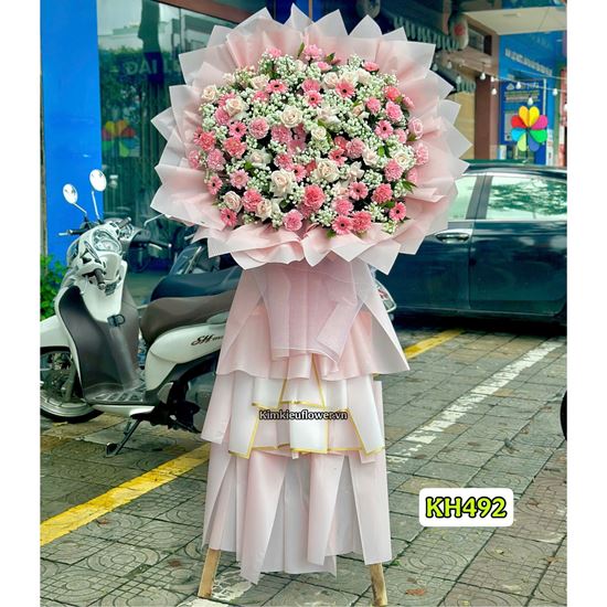 Kệ hoa chúc mừng tone hồng kem - KH492