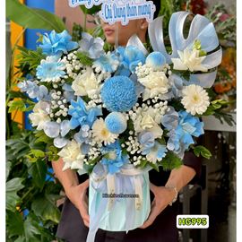 Picture of Giỏ hoa chúc mừng tone xanh mix cúc mẫu đơn, cúc pingpong - HG995