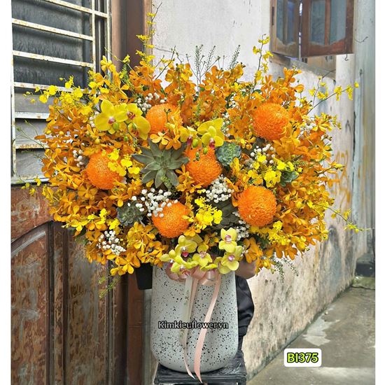 Picture of Bình hoa chúc mừng lan vàng mix sen đá - BI375