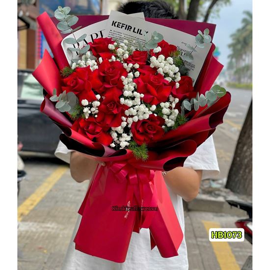 Picture of Bó hoa chúc mừng hồng đỏ mix lá bạc - HB1073