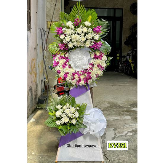 Picture of Vòng hoa chia buồn tone trắng tím - KV351