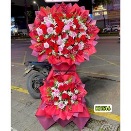 Picture of Kệ hoa chúc mừng tone đỏ hồng mix cúc mẫu đơn - KH516