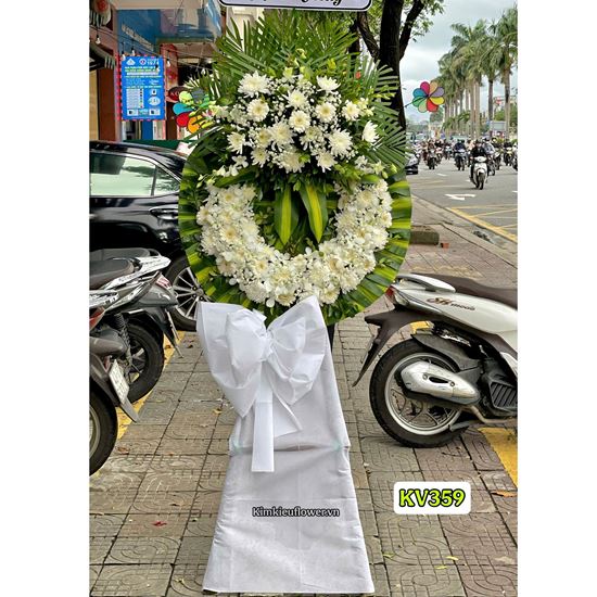 Picture of Vòng hoa chia buồn tone trắng - KV359