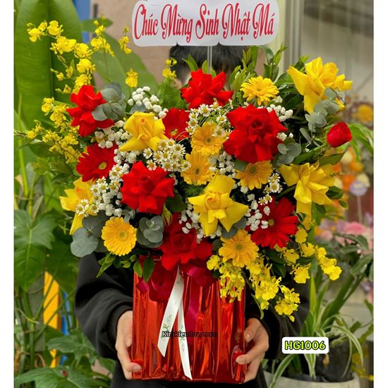 Picture of Giỏ hoa chúc mừng tone đỏ vàng mix lan vũ nữ - HG1006