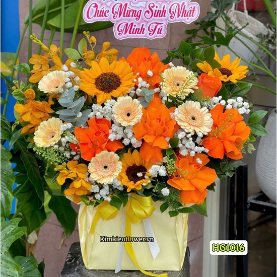 Picture of Giỏ hoa chúc mừng tone cam mix hướng dương - HG1016