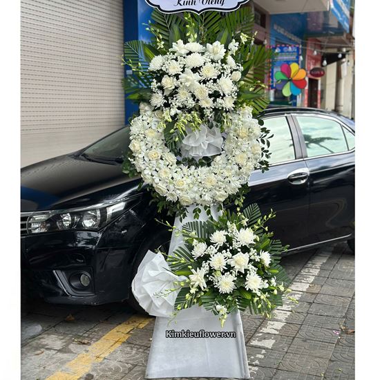 Picture of Vòng hoa chia buồn tone trắng - KV360