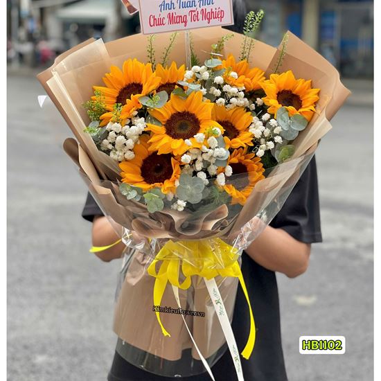 Picture of Bó hoa chúc mừng hướng dương mix lá bạc - HB1102