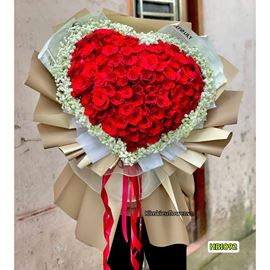 Picture of Bó hoa 99 bông hồng đỏ kiểu bó hình trái tim - HT1092