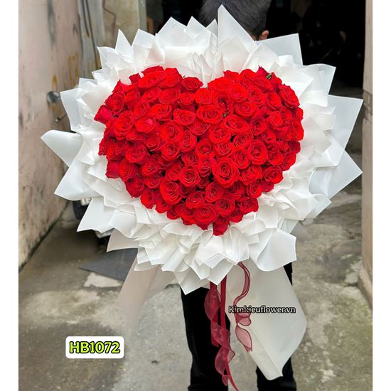 Picture of Bó hoa 100 hồng đỏ hình trái tim - HT1072