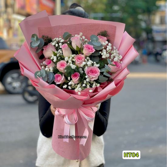 Picture of Bó hoa chúc mừng hoa hồng lạc thần mix lá bạc - HT04