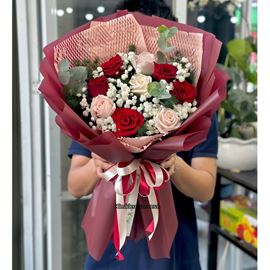 Bó hoa hồng đỏ kem - HT07