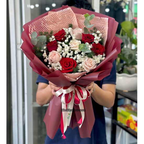 Bó hoa hồng đỏ kem - HT07
