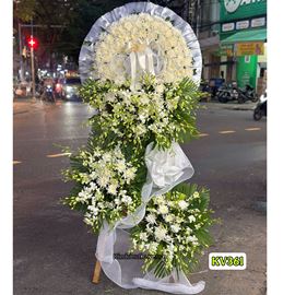 Picture of Vòng hoa chia buồn 3 tầng tone trắng - KV361