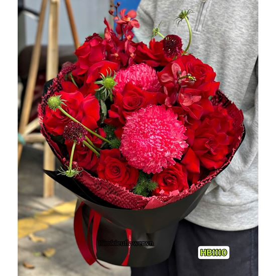 Bó hoa tone đỏ mix cúc mẫu đơn - HB1110