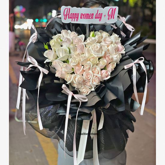 Picture of Bó hoa chúc mừng hồng kem bó kiểu trái tim - HB1114