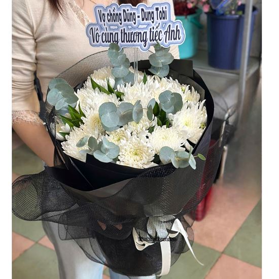 Picture of Bó hoa viếng cúc trắng mix lá bạc - GV25