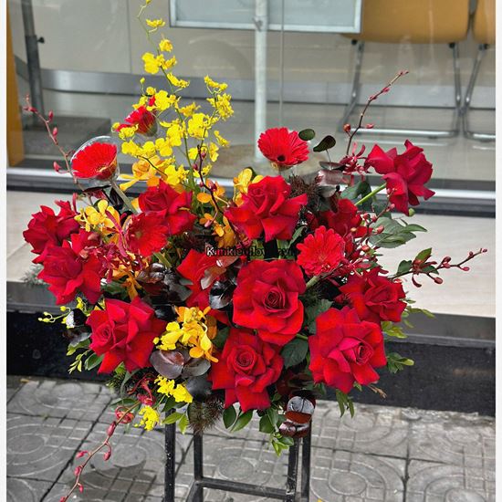 Picture of Đĩa hoa chúc mừng tone đỏ vàng mix lan vũ nữ - ĐH62