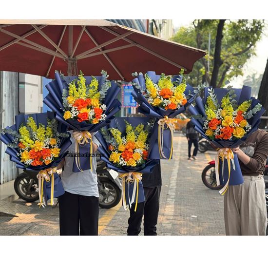 Picture of Bó hoa chúc mừng tone vàng cam mix lá bạc ( 1 bó )- BH12