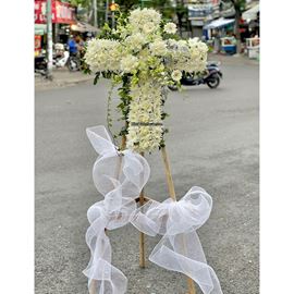Picture of Kệ hoa viếng thánh giá tone trắng - KV363
