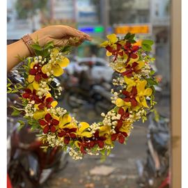 Picture of Vòng hoa lan vàng mix lan đỏ - BH24