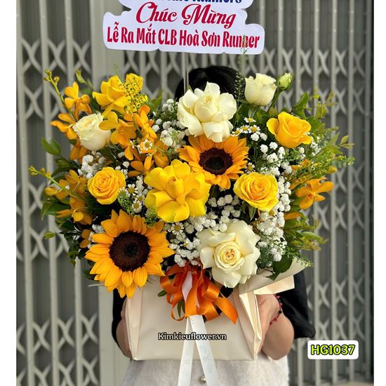 Picture of Giỏ hoa chúc mừng tone vàng - HG1037