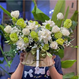 Picture of Giỏ hoa chúc mừng tone trắng xanh mix cát tường - HG1043