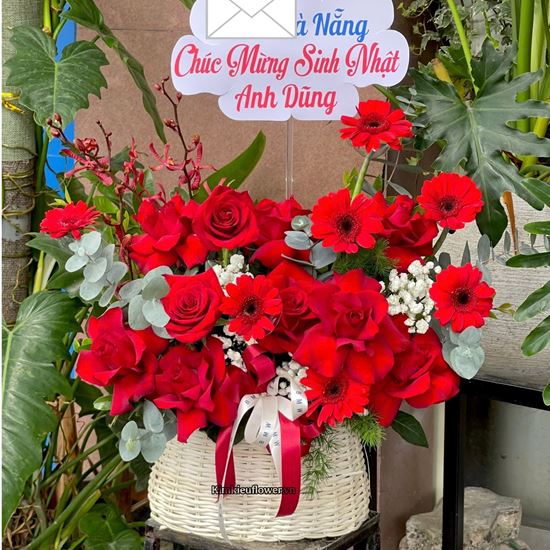 Picture of Giỏ hoa chúc mừng tone đỏ mix lá bạc - HG1053