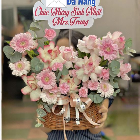 Picture of Giỏ hoa chúc mừng tone hồng mix cẩm chướng hồng - HG1056