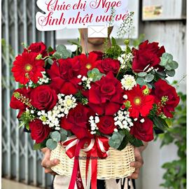 Picture of Giỏ hoa tone đỏ mix thúy châu - HG1058