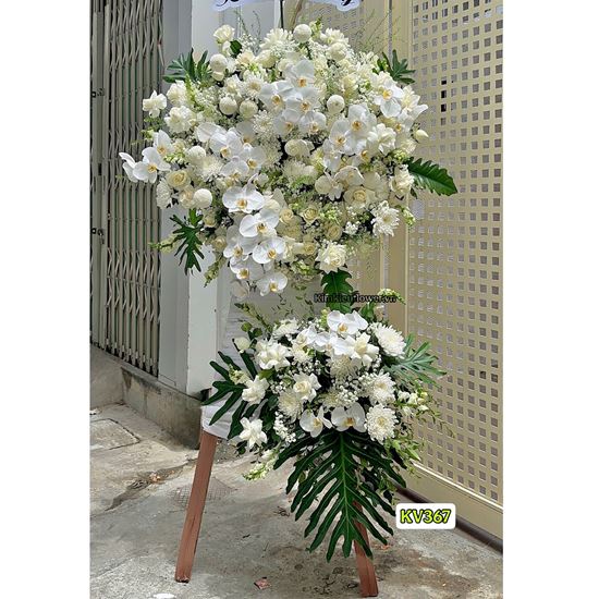 Picture of Vòng hoa viếng tone trắng mix lan hồ điệp - KV367