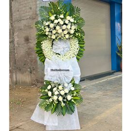 Picture of Vòng hoa chia buổn tone trắng mix lan trắng - KV371