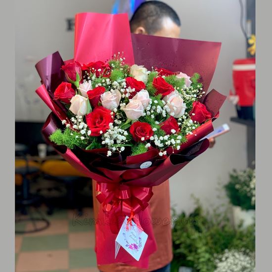 Bó hoa hồng đỏ kem -HB258
