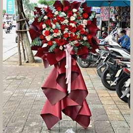 Kệ hoa hồng đỏ, đồng tiền - KH89