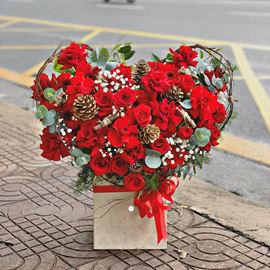 giỏ hoa hồng đỏ kiểu trái tim - HG292