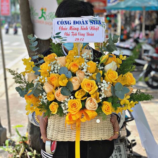 giỏ hoa hồng, lan vàng - HG295