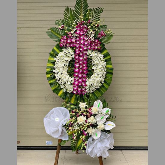 Vòng hoa viếng thánh giá - KV96